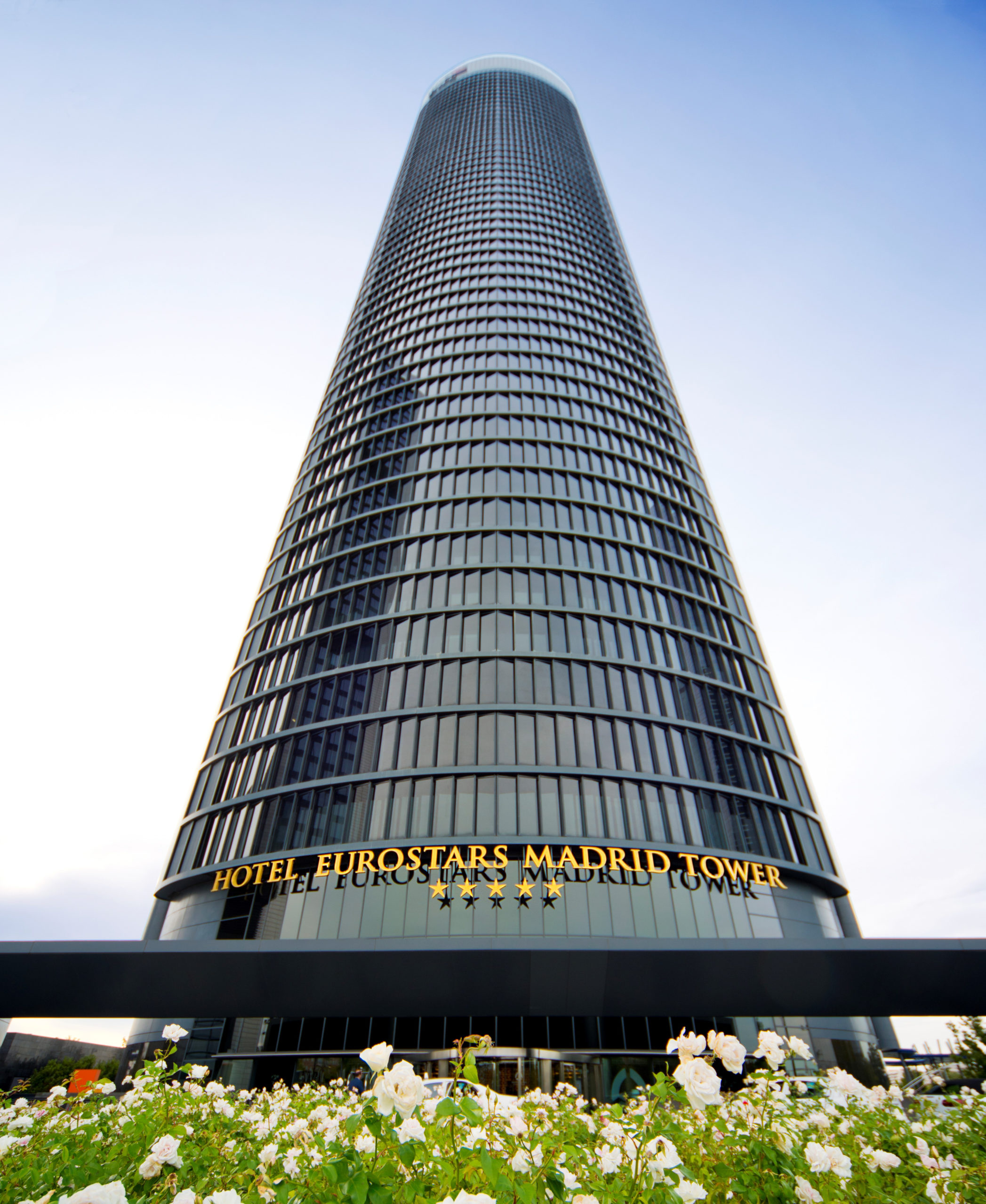 ​El Eurostars Madrid Tower reabre su restaurante Volvoreta