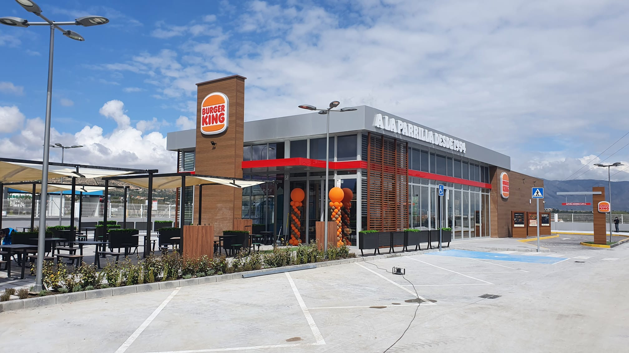 ​Burger King inaugura nuevos establecimientos en Las Palmas y Granada