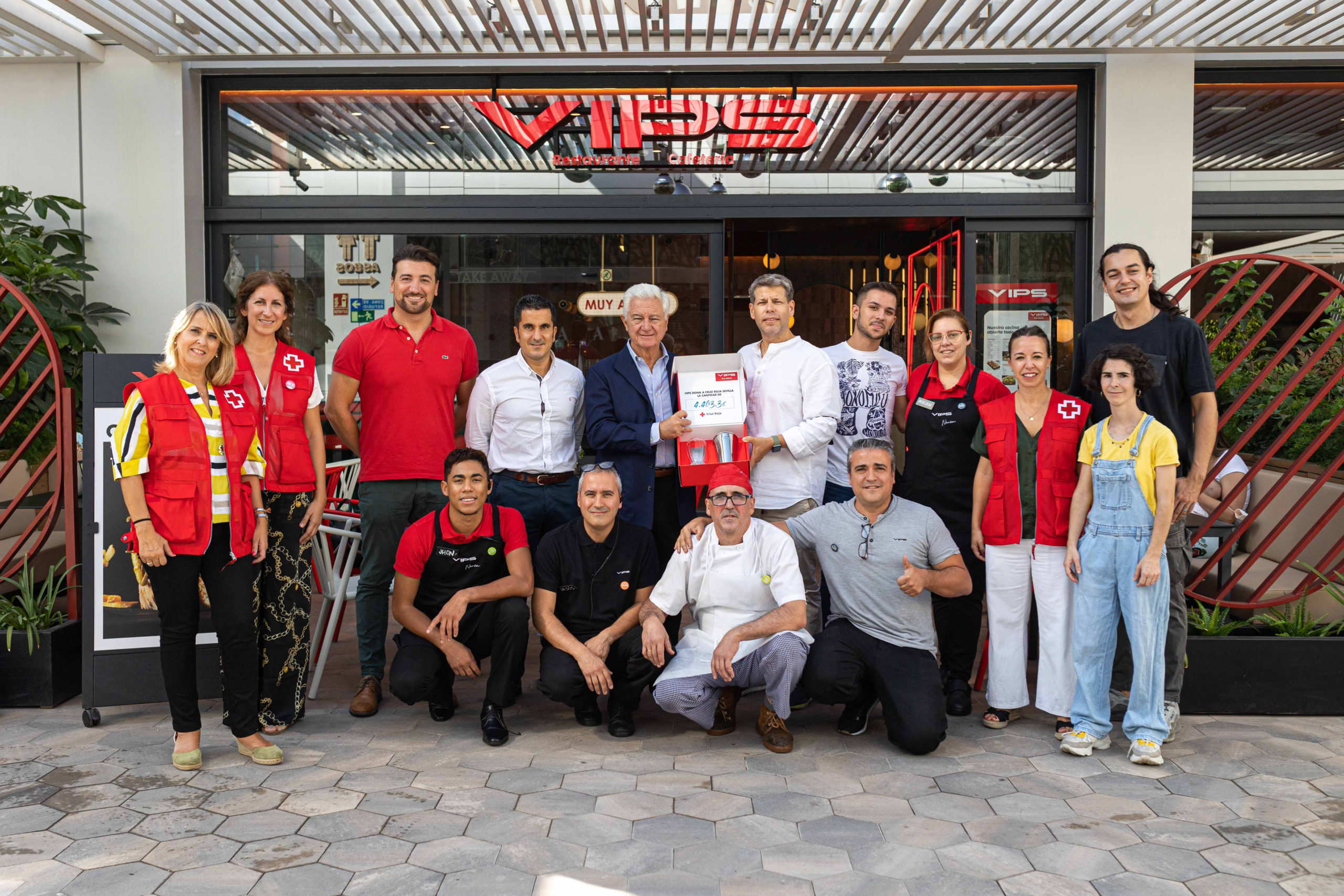 ​El nuevo Vips del Nervión Plaza dona la recaudación del 20 de julio a la Cruz Roja