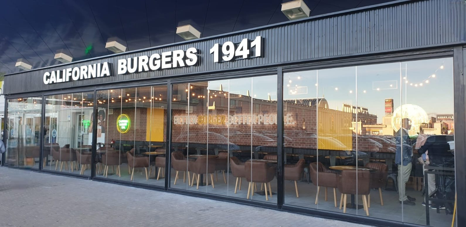 ​Carl’s jr. abre un nuevo restaurante en Madrid