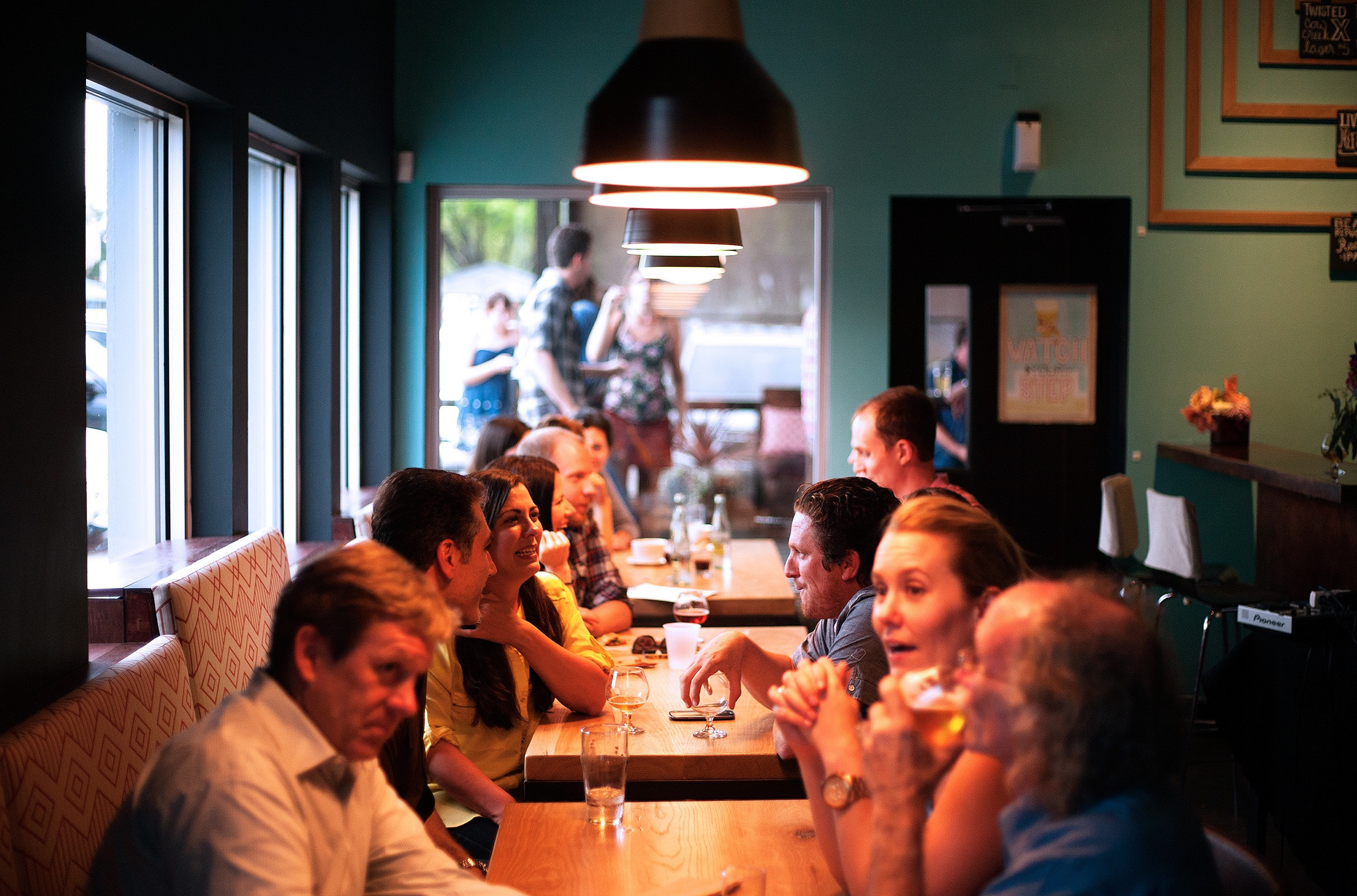 El 35% de los españoles comen o cenan en restaurantes al menos una vez por semana