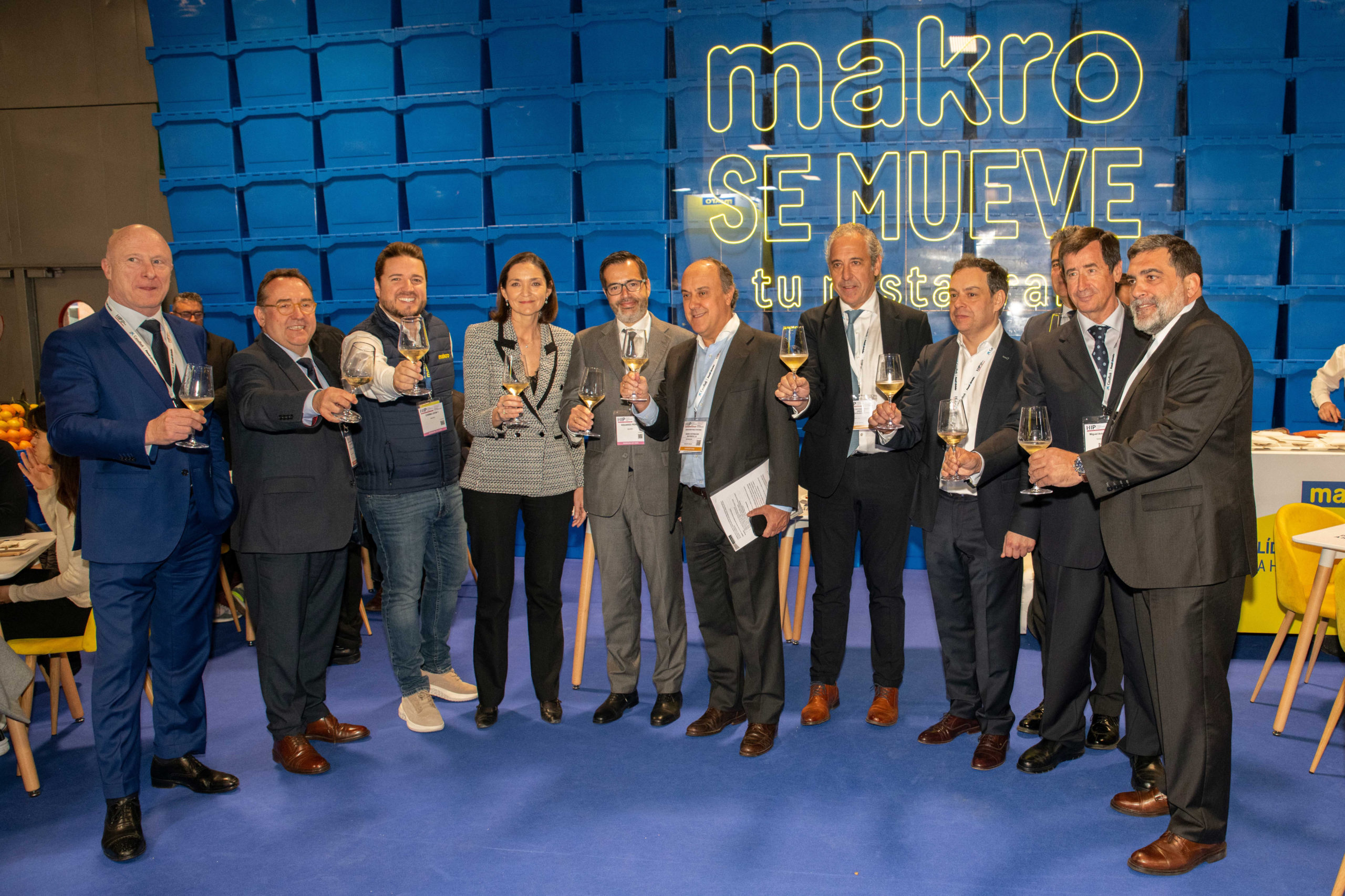 La ministra Reyes y el alcalde Martínez-Almeida visitan el espacio de Makro en HIP