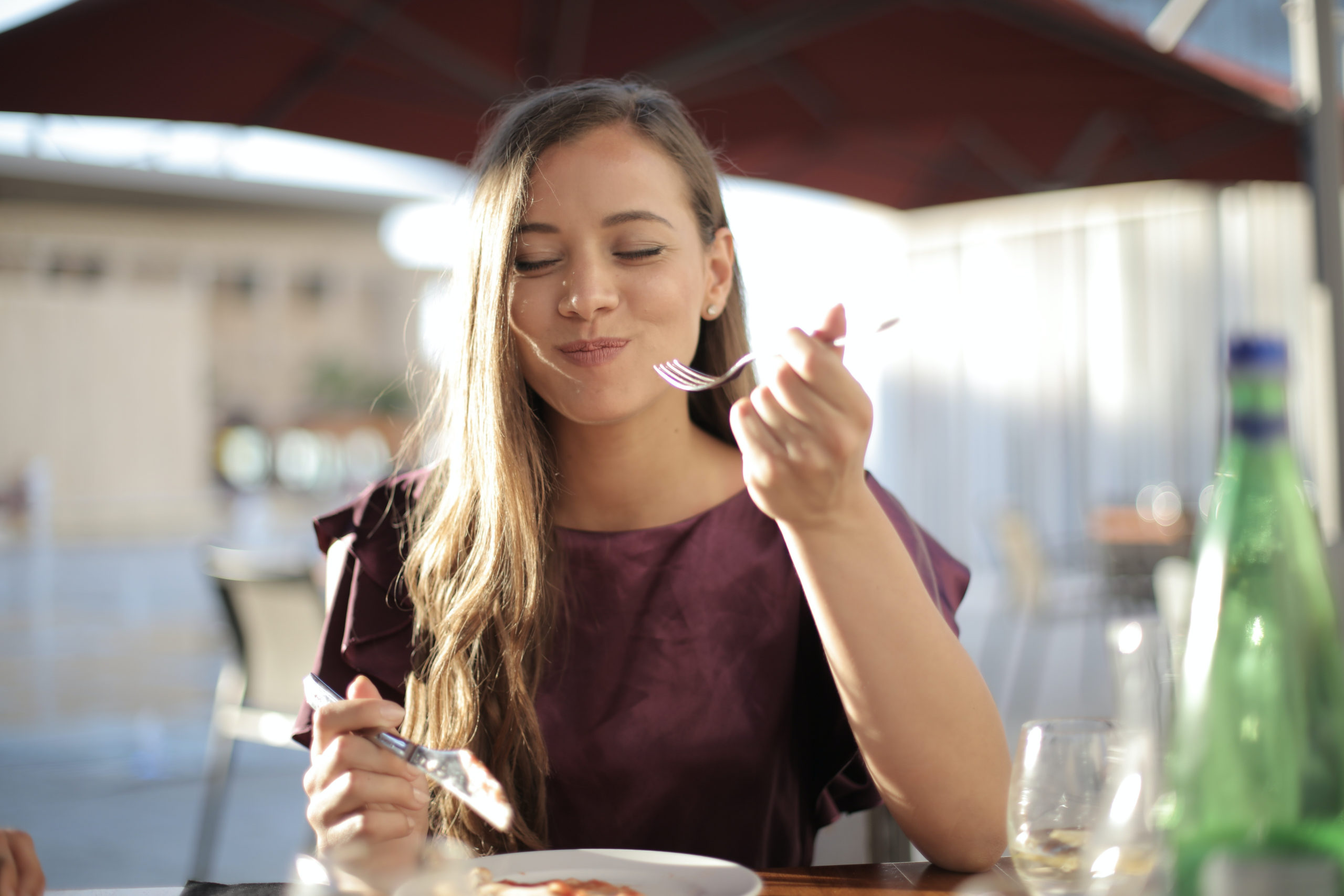 Siete de cada diez españoles prefieren salir a comer fuera en verano