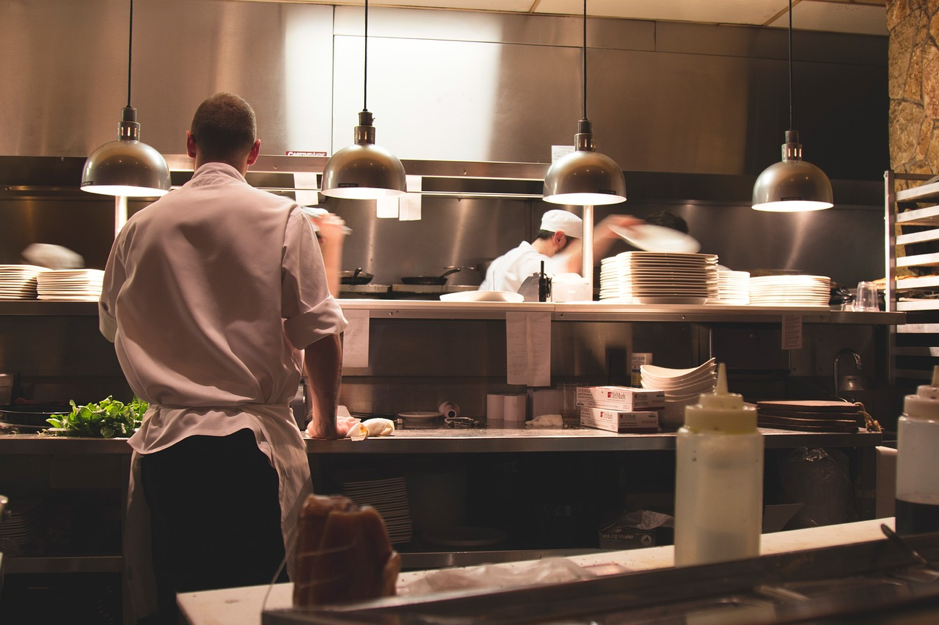 Las últimas tendencias en equipamiento de cocinas profesionales