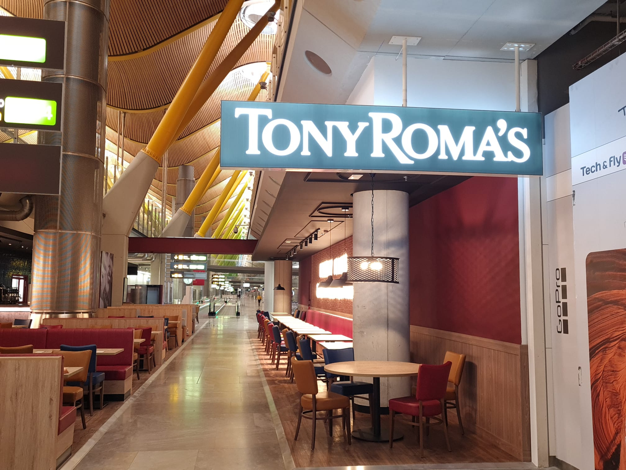 Tony Roma’s desembarca en el aeropuerto de Madrid