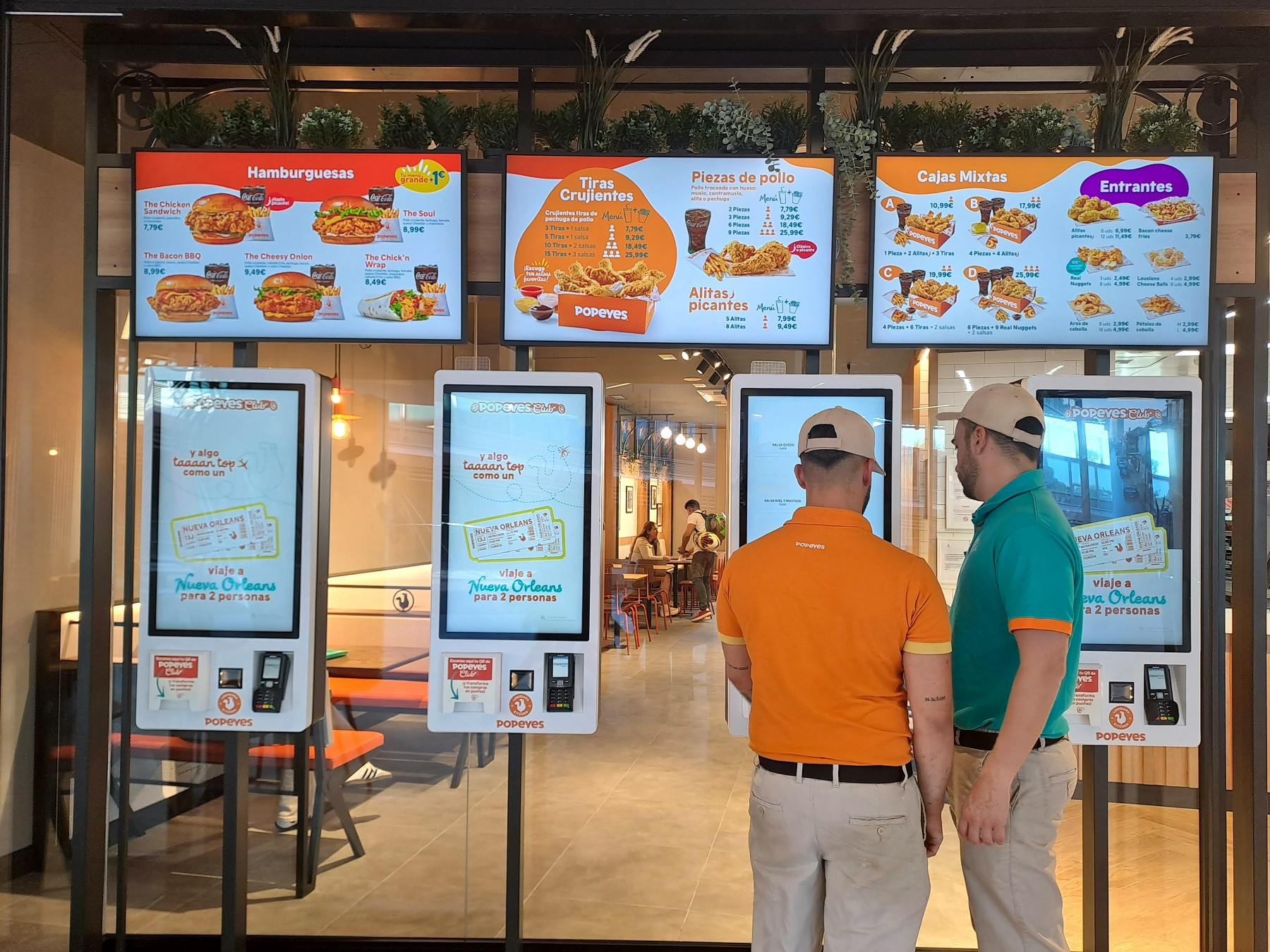 Popeyes inaugura su cuarto restaurante en Sevilla