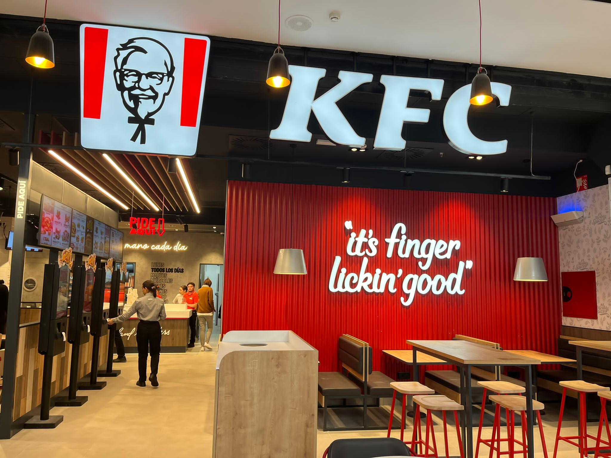 KFC inaugura su segundo restaurante en Guipúzcoa