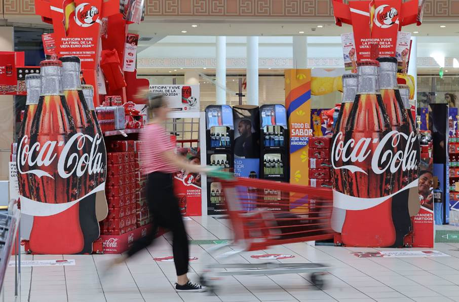 Coca-Cola refuerza el apoyo a sus clientes este verano