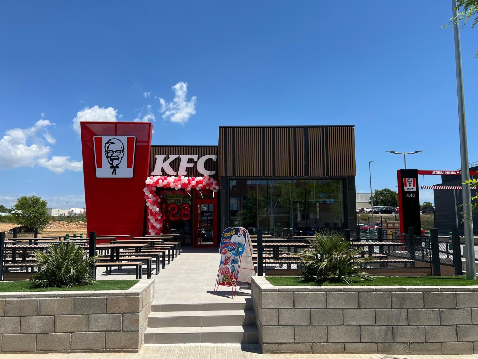 KFC inaugura un nuevo restaurante en San Cugat del Vallés