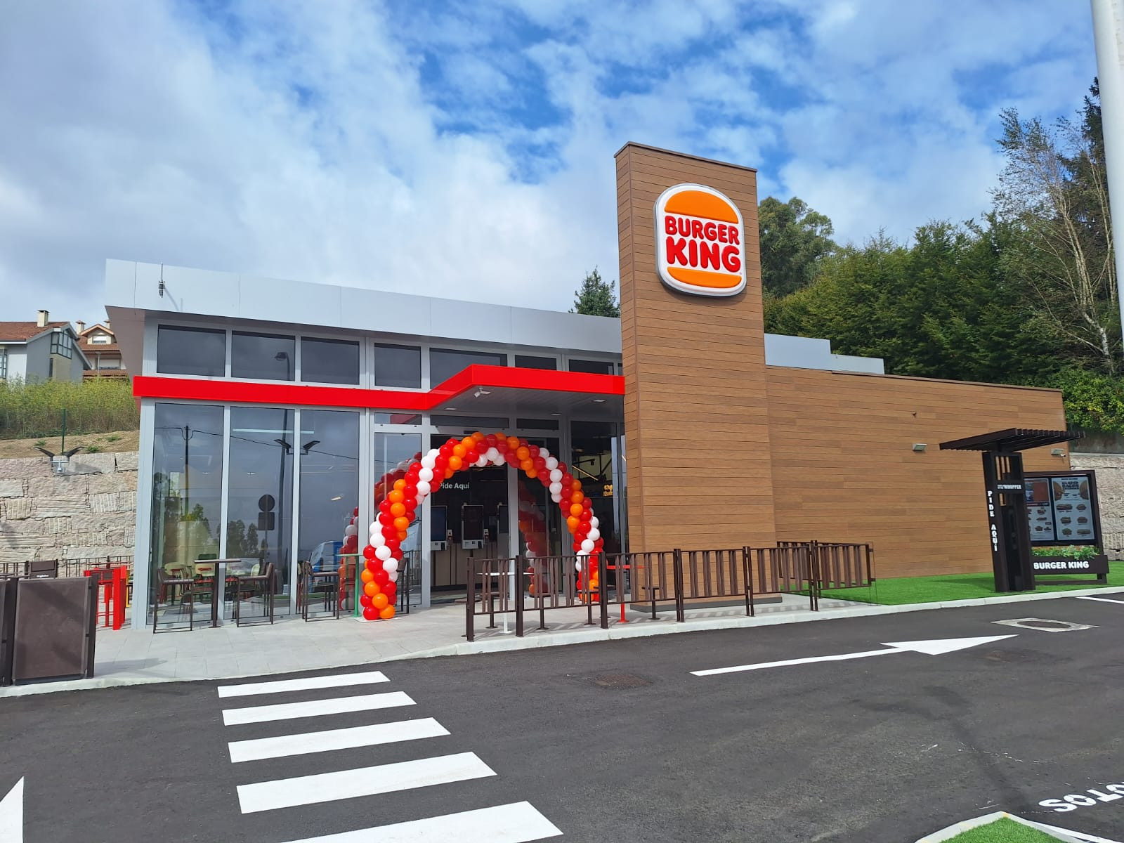 Burger King abre su primer restaurante en el municipio de Teo, en La Coruña