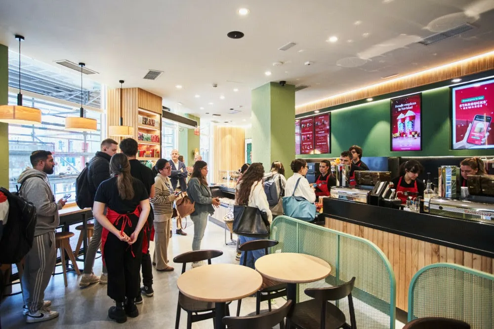 Starbucks inaugura su local número siete en Valencia