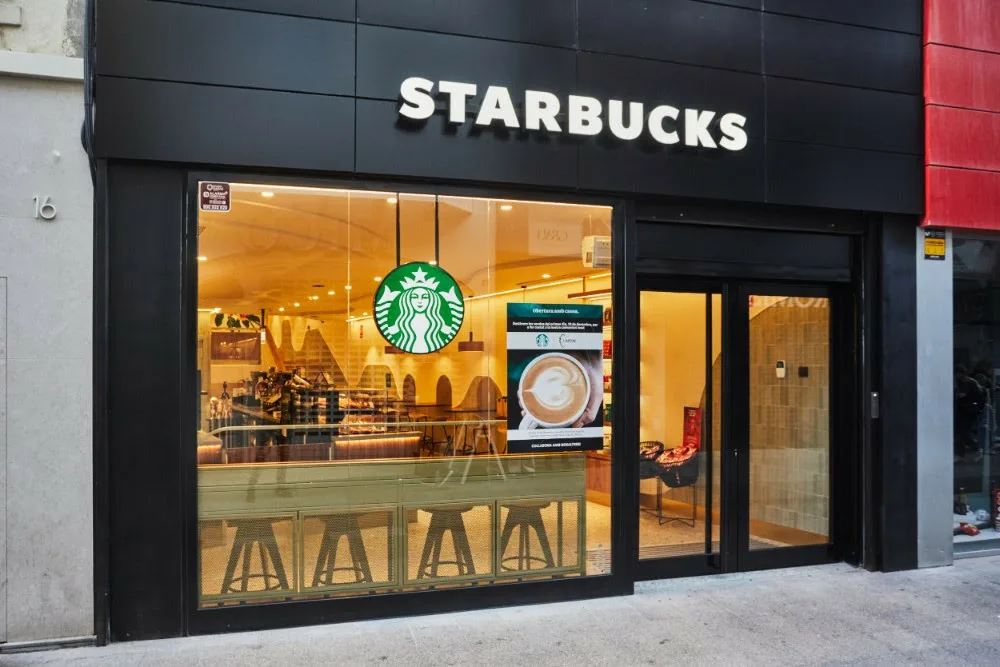 Starbucks inaugura su primera tienda en Lloret de Mar