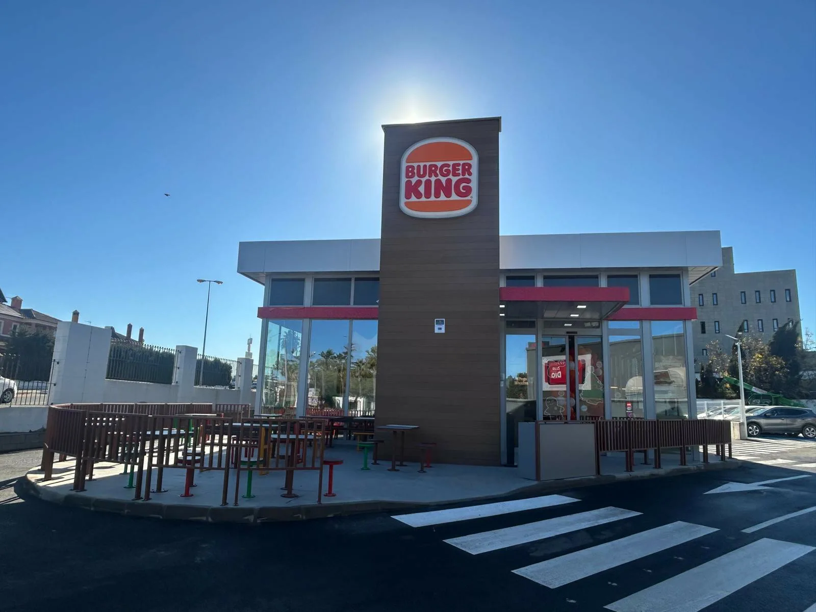 Burger King España inaugura su primer restaurante en el municipio sevillano de Ginés