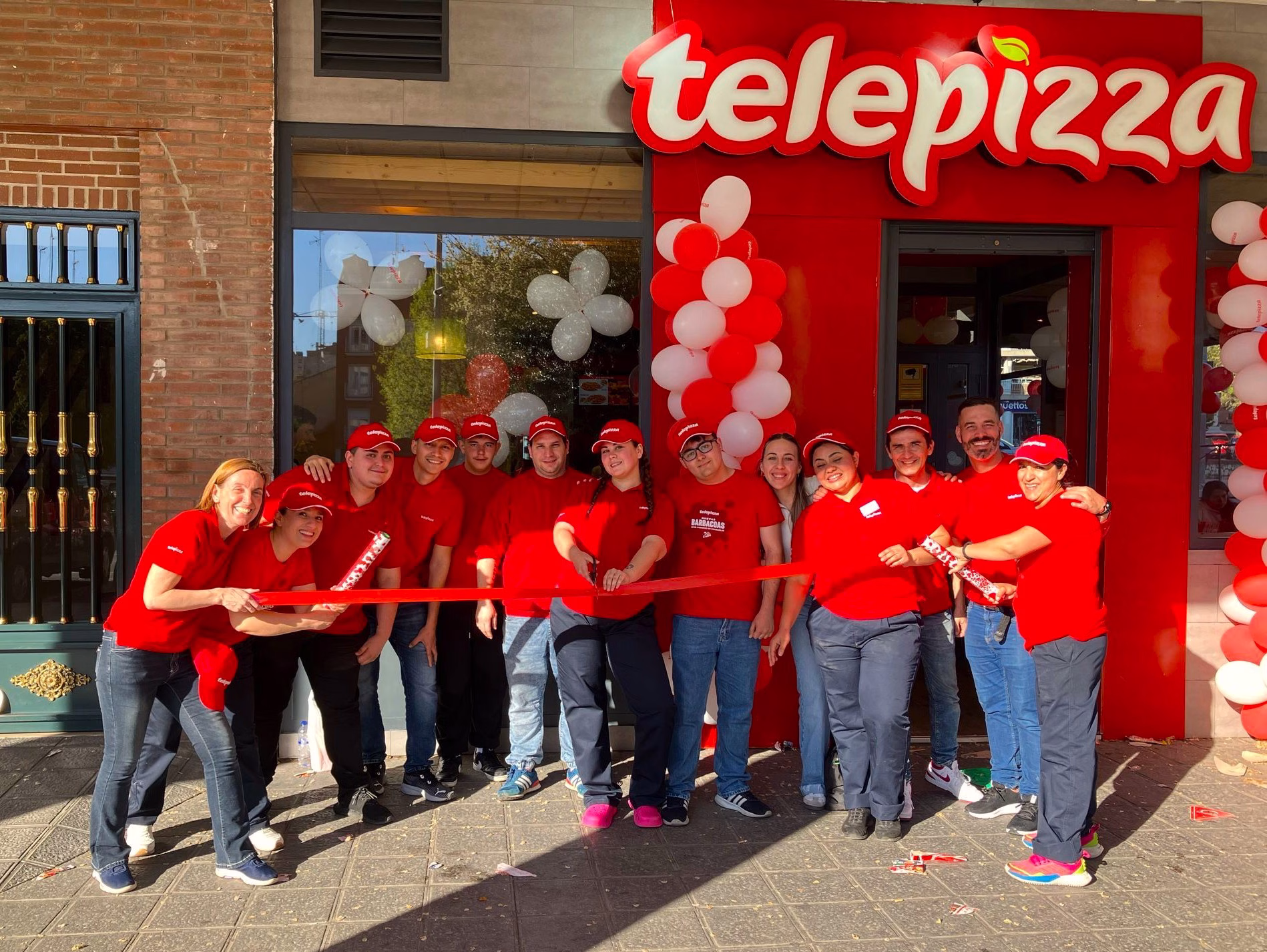 Telepizza reabre su local de la plaza Bejanque, en Guadalajara