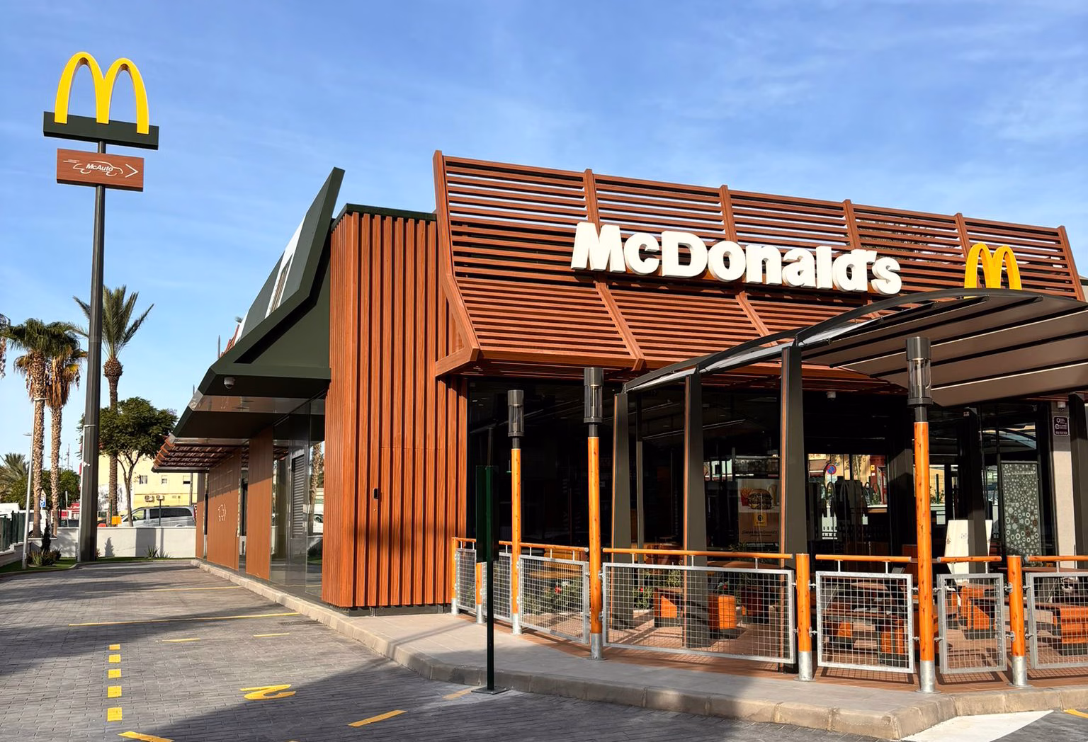 Los restaurantes de McDonald’s España reabren tras el apagón en la Península Ibérica