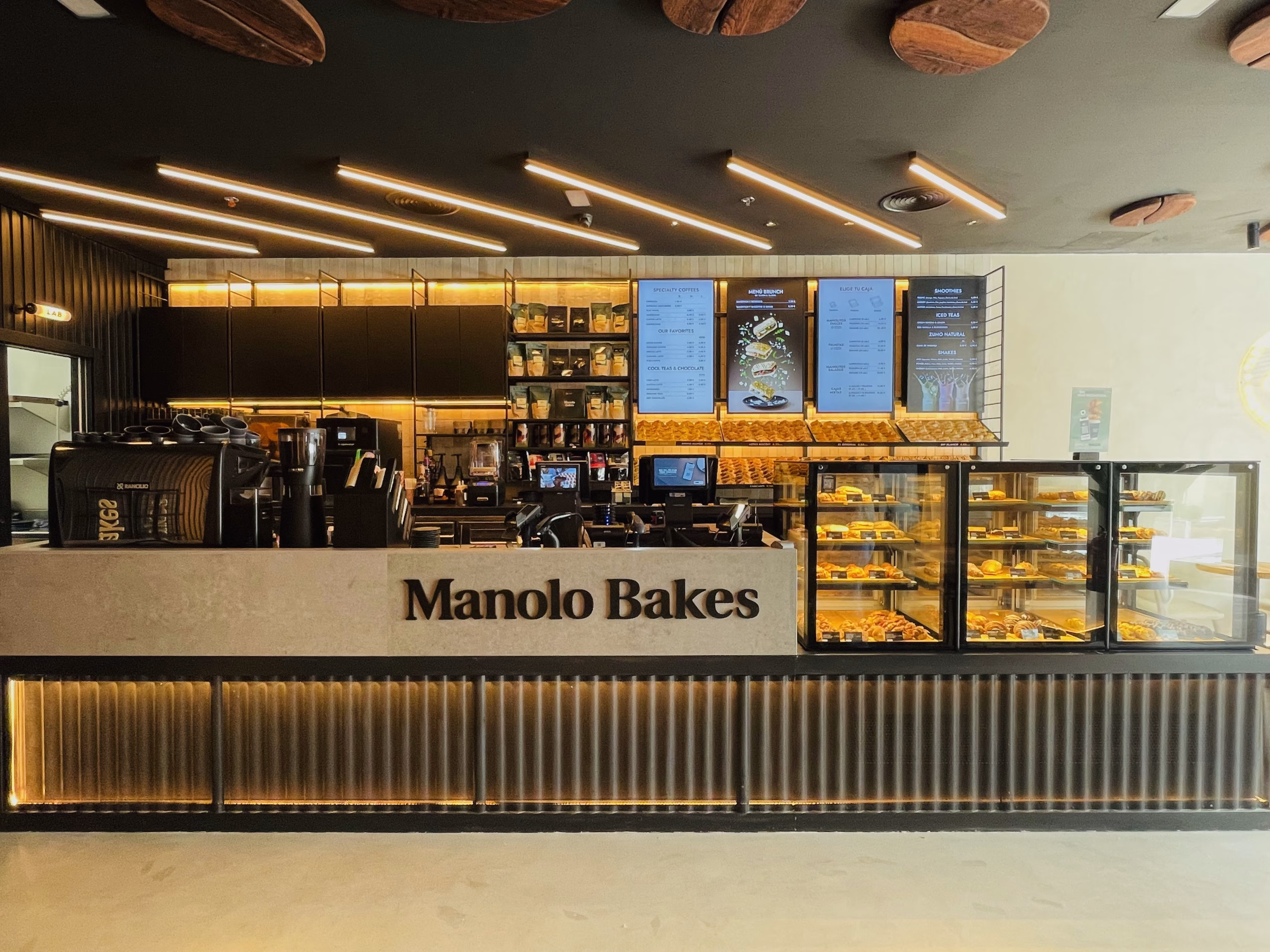 Manolo Bakes refuerza su presencia en Valencia