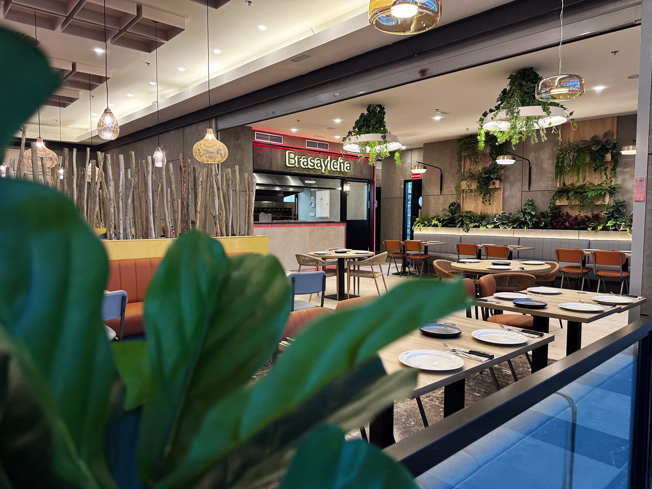 Brasayleña reabre su restaurante en el C.C. La Gavia