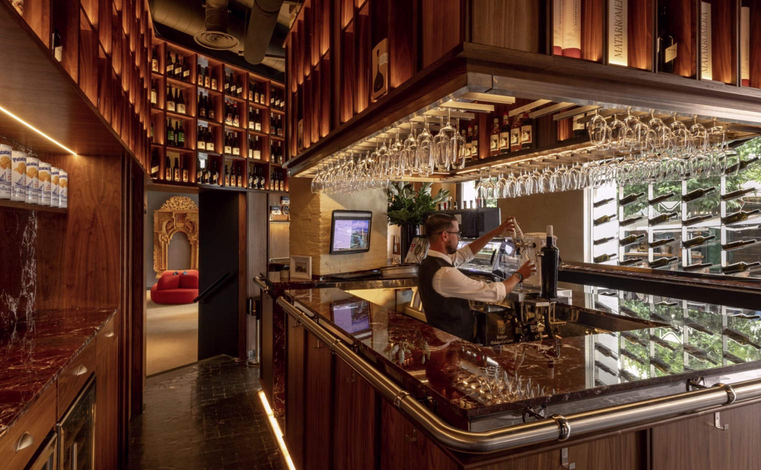 Maestro, un espacio para quienes buscan el placer del vino en Sevilla