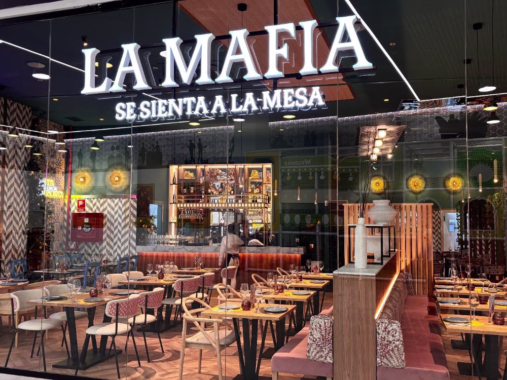 La Mafia se sienta a la mesa abre en el Centro Comercial El Arcángel de Córdoba