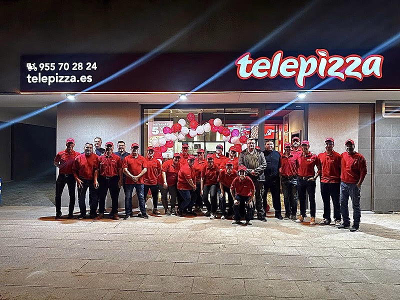Telepizza reabre en Sanlúcar la Mayor en una nueva ubicación