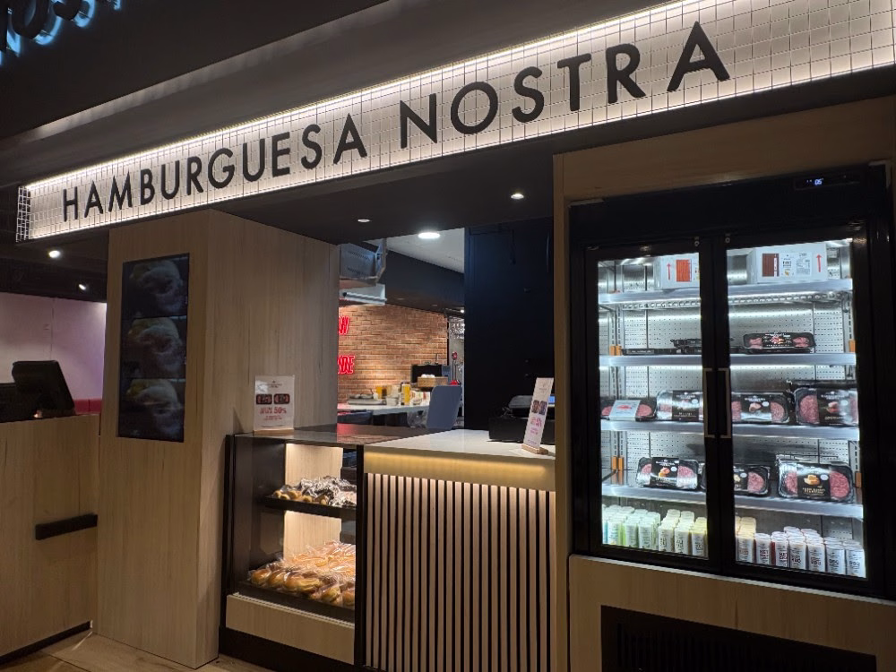 Hamburguesa Nostra reabre su restaurante de L’illa Diagonal