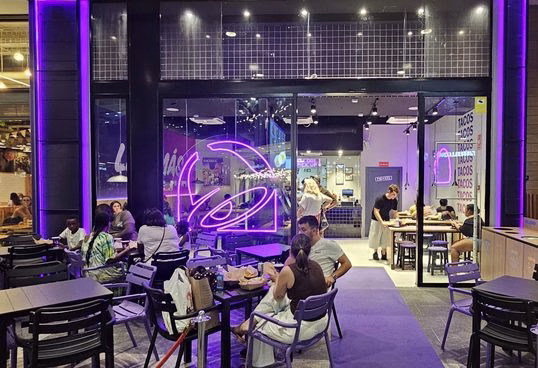 Taco Bell llega al centro comercial Splau