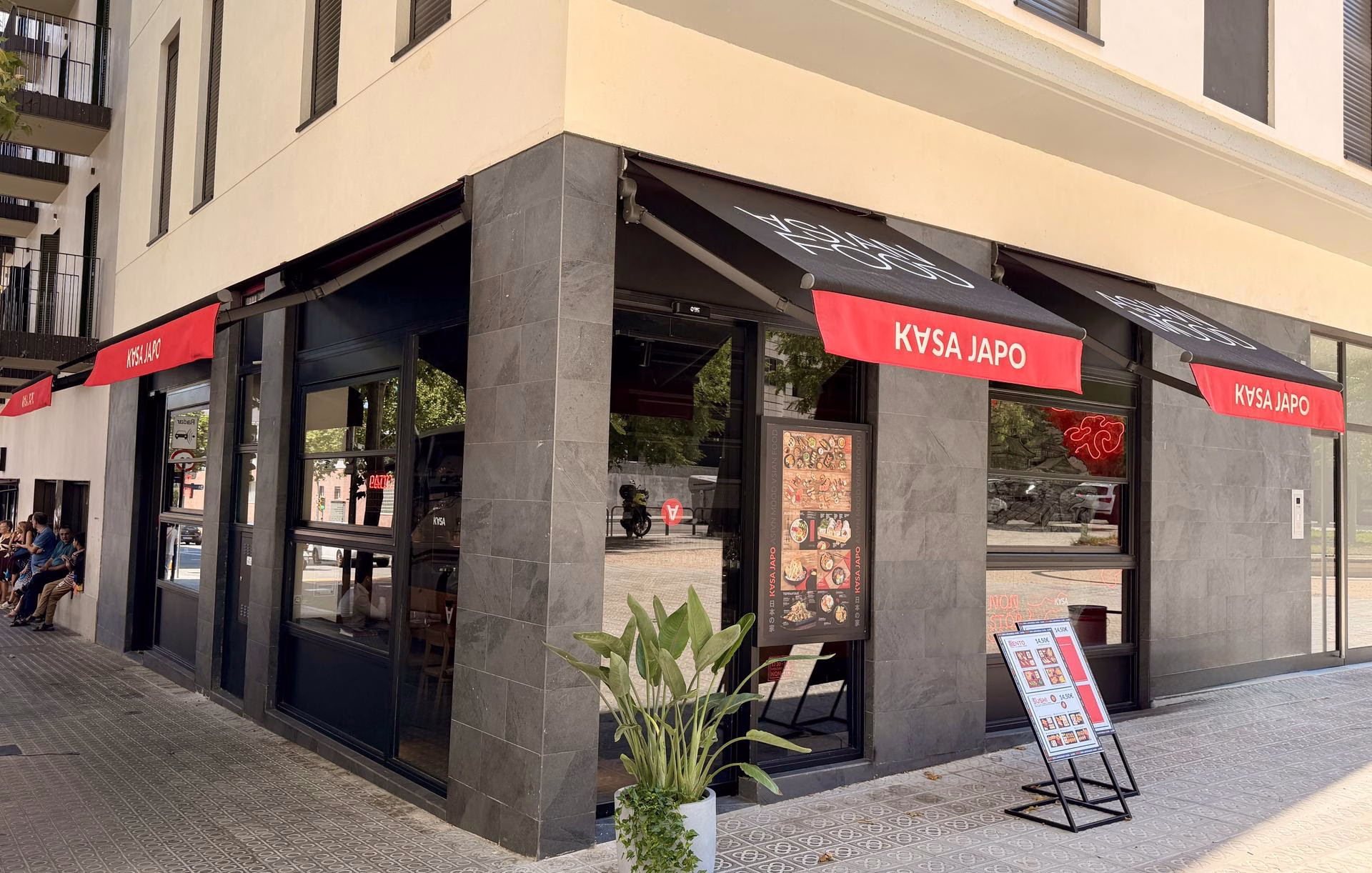 Kasa Japo abre sus puertas en Les Corts